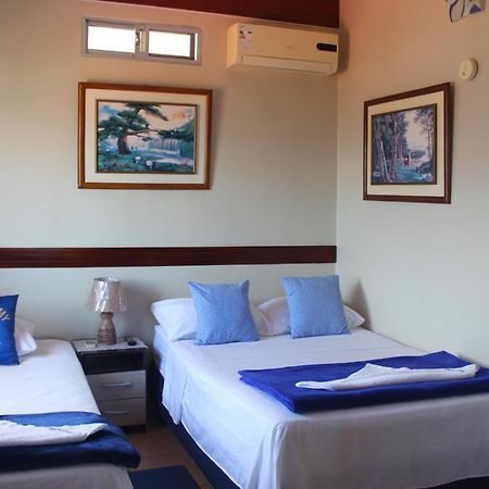 Hostal Romy Puerto Baquerizo Moreno Exterior photo