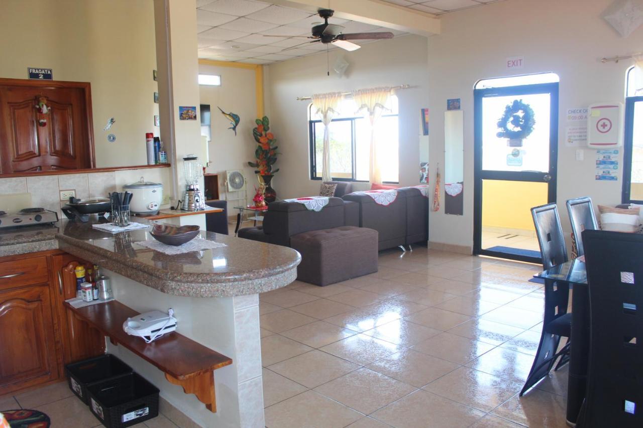 Hostal Romy Puerto Baquerizo Moreno Exterior photo